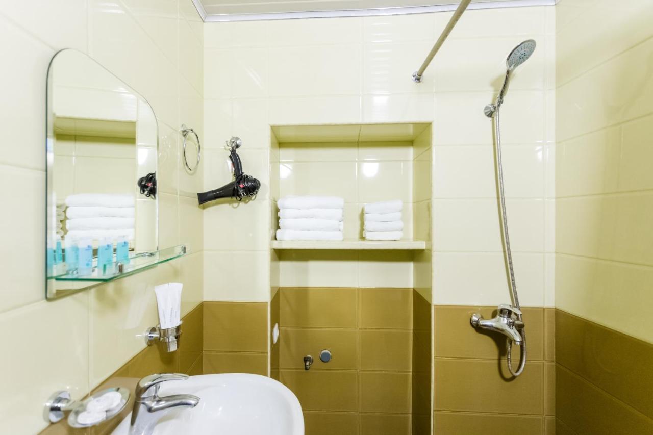 Rustaveli Two Bedroom Apartment With 5 Star Location Tbilisi Exterior photo