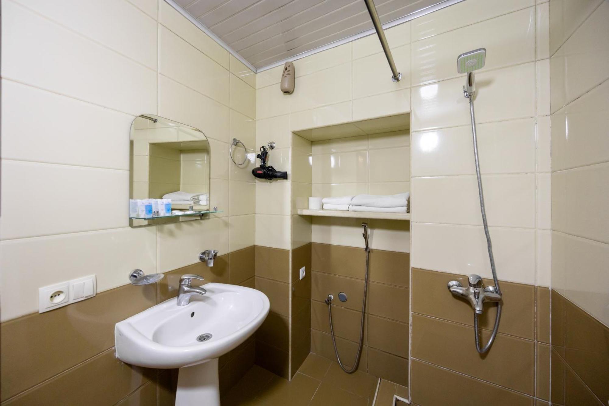 Rustaveli Two Bedroom Apartment With 5 Star Location Tbilisi Exterior photo