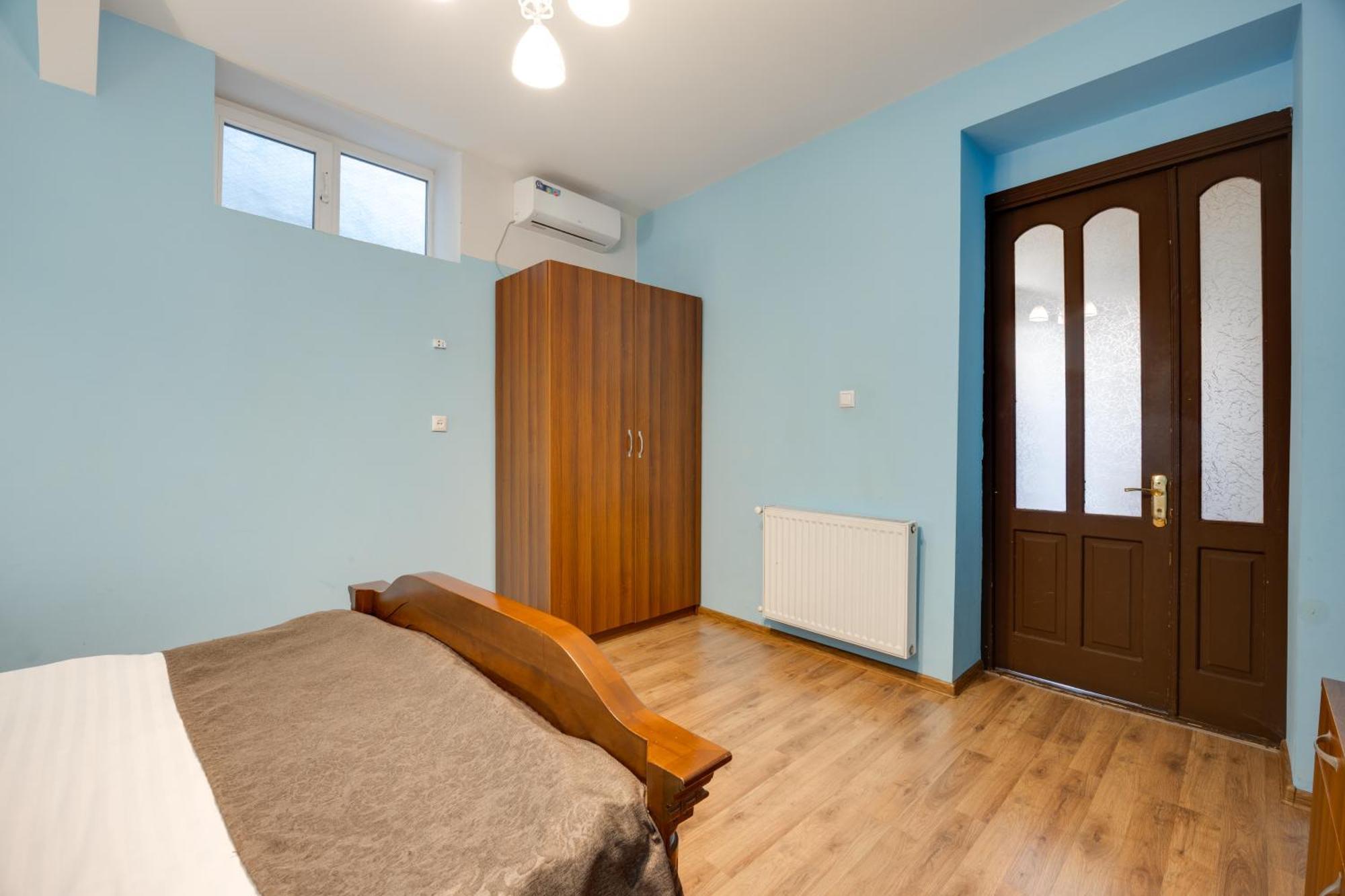 Rustaveli Two Bedroom Apartment With 5 Star Location Tbilisi Exterior photo